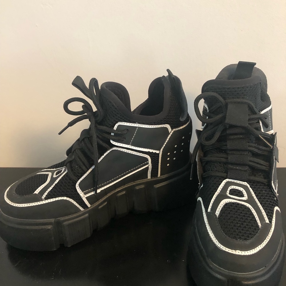 Anthony Wang Platform Sneaker black and white